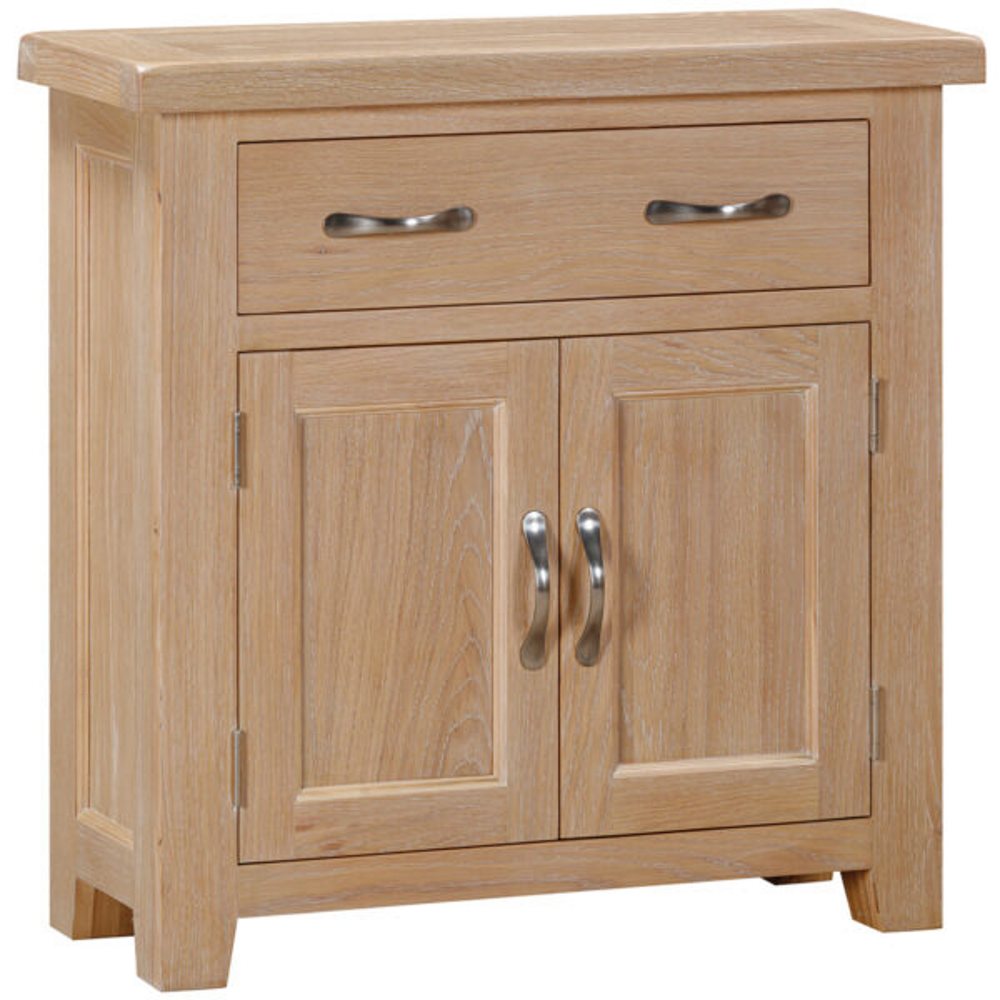 Devonshire Living Devonshire Wiltshire Oak Compact Sideboard ...